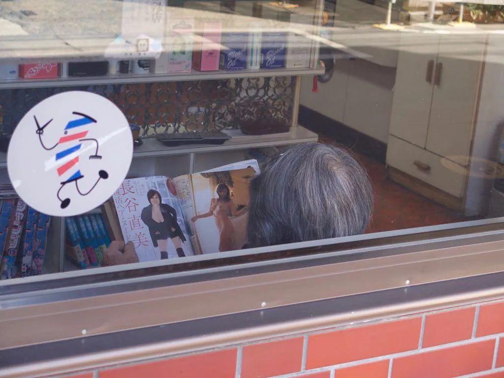 日本街頭的日常囧境，日下慶太攝影作品