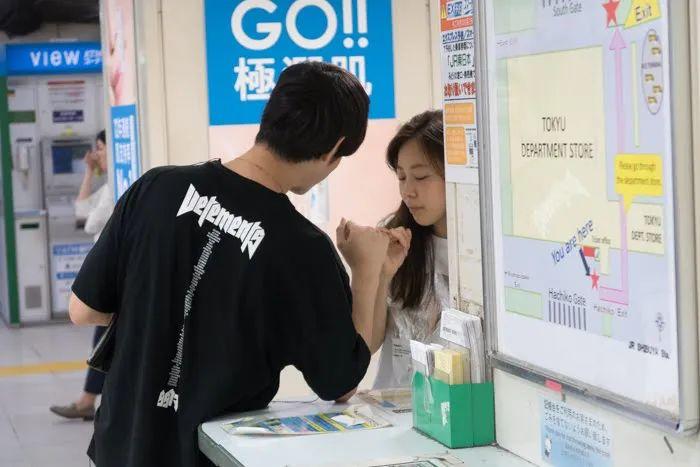 日本街頭的日常囧境，日下慶太攝影作品