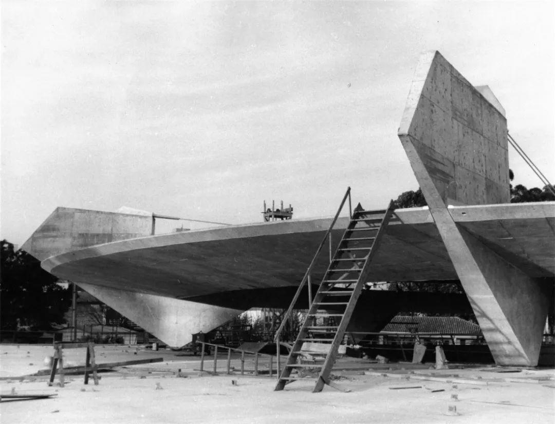 Gymnasium in the Paulistano Athletic Club 聖保羅體育俱樂部／Paulo Mendes da Rocha