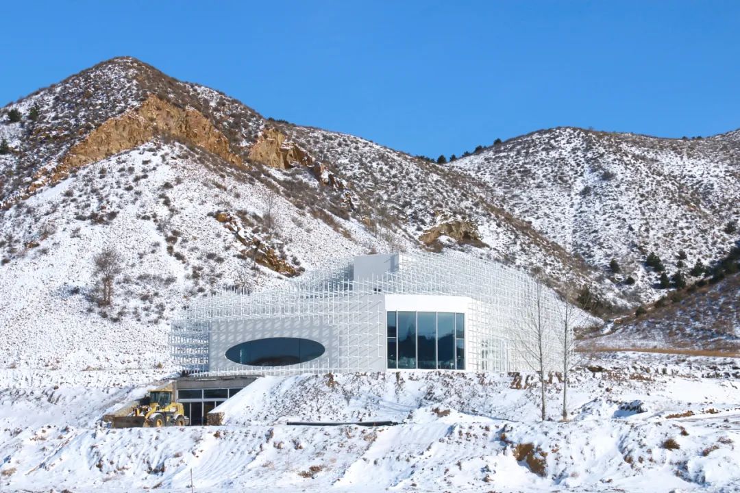 鋼構造建築，張家口市綠源冰酒品鑑堂／構詩建築