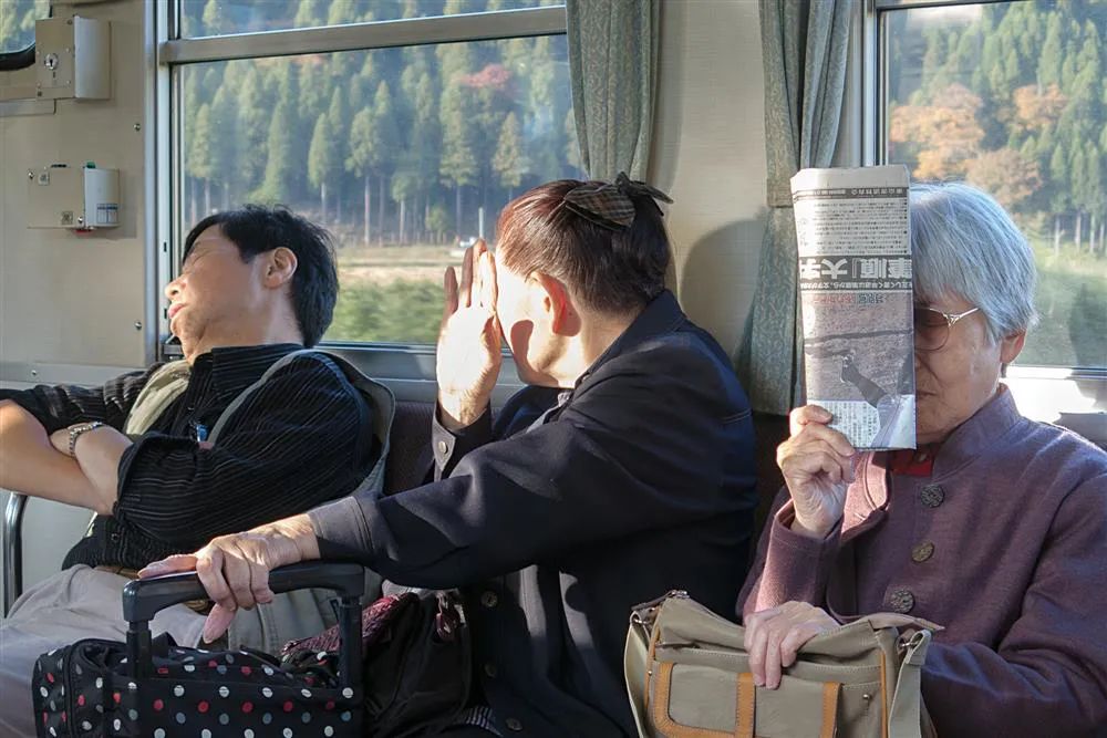 日本街頭的日常囧境，日下慶太攝影作品