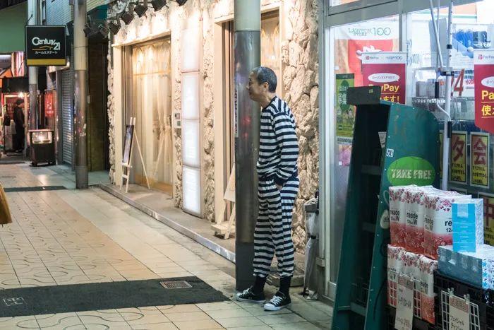 日本街頭的日常囧境，日下慶太攝影作品