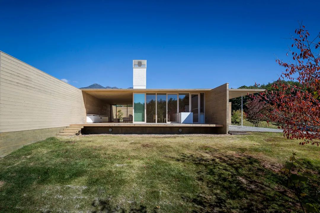 坂茂設計的木構住宅「Solid Cedar House」位於日本山梨縣小淵澤