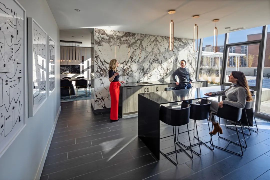 住宅單元室內空間，美國聖路易斯市One Hundred住宅大樓／Studio Gang