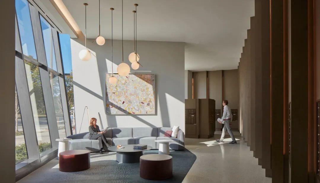 公共設施空間，美國聖路易斯市One Hundred住宅大樓／Studio Gang