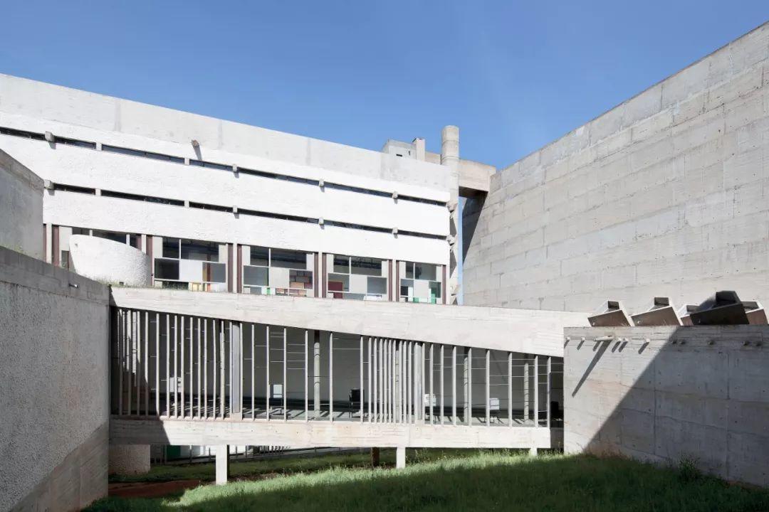 拉圖雷特修道院Sainte Marie de La Tourette／Le Corbusier 柯比意