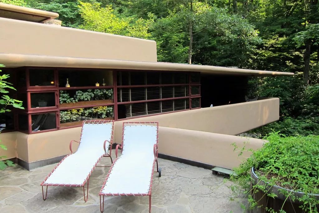 主臥室外露台 落水山莊Fallingwater／Frank Lloyd Wright