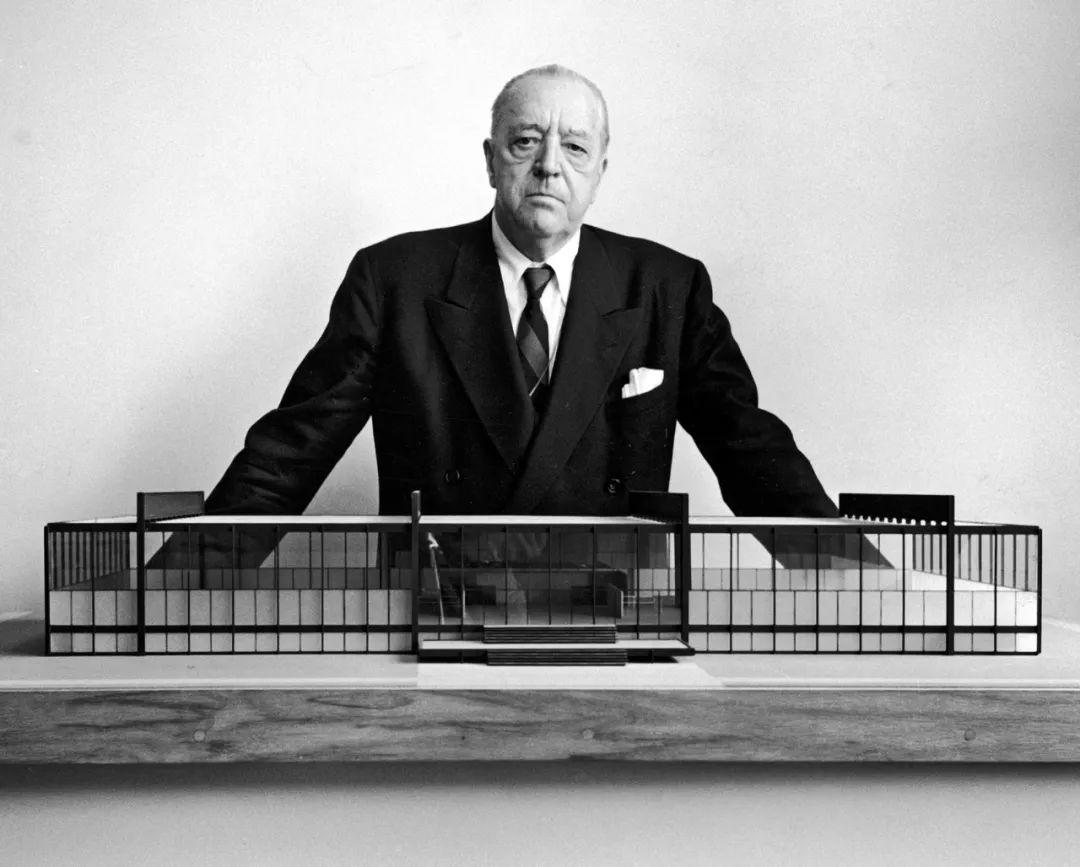 密斯·凡德羅(Ludwig Mies van der Rohe)