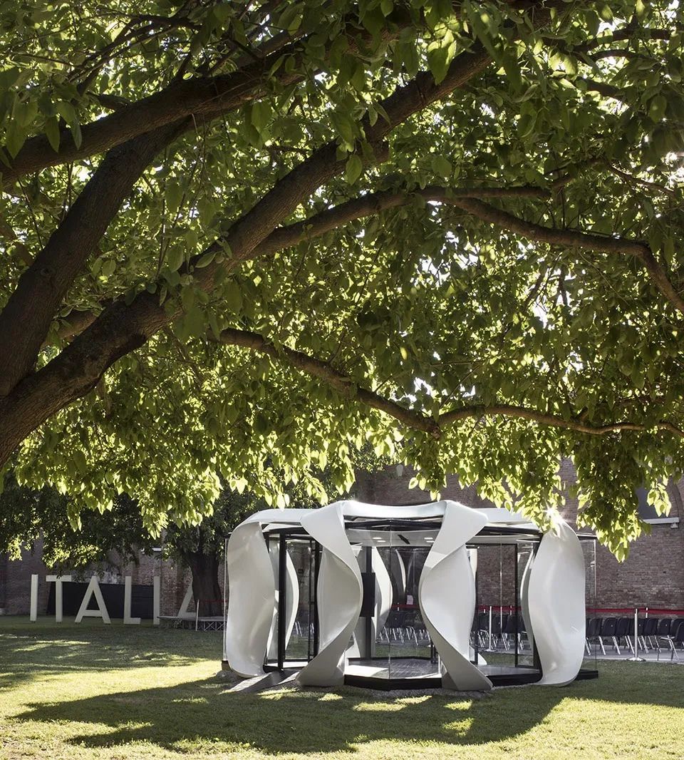 可客製化的移動空間，Alis移動會議室／Zaha Hadid Architects
