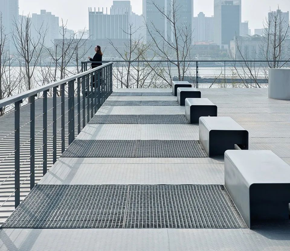 屋頂平台，上海明華糖廠1500號廠房改造／同濟原作設計工作室