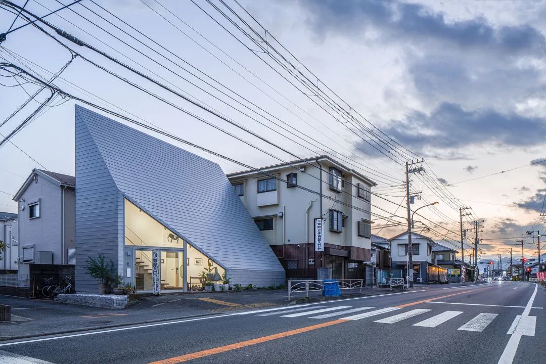 建築外觀，藝術家住宅＋藝廊 8.5 House／DOG建築師事務所