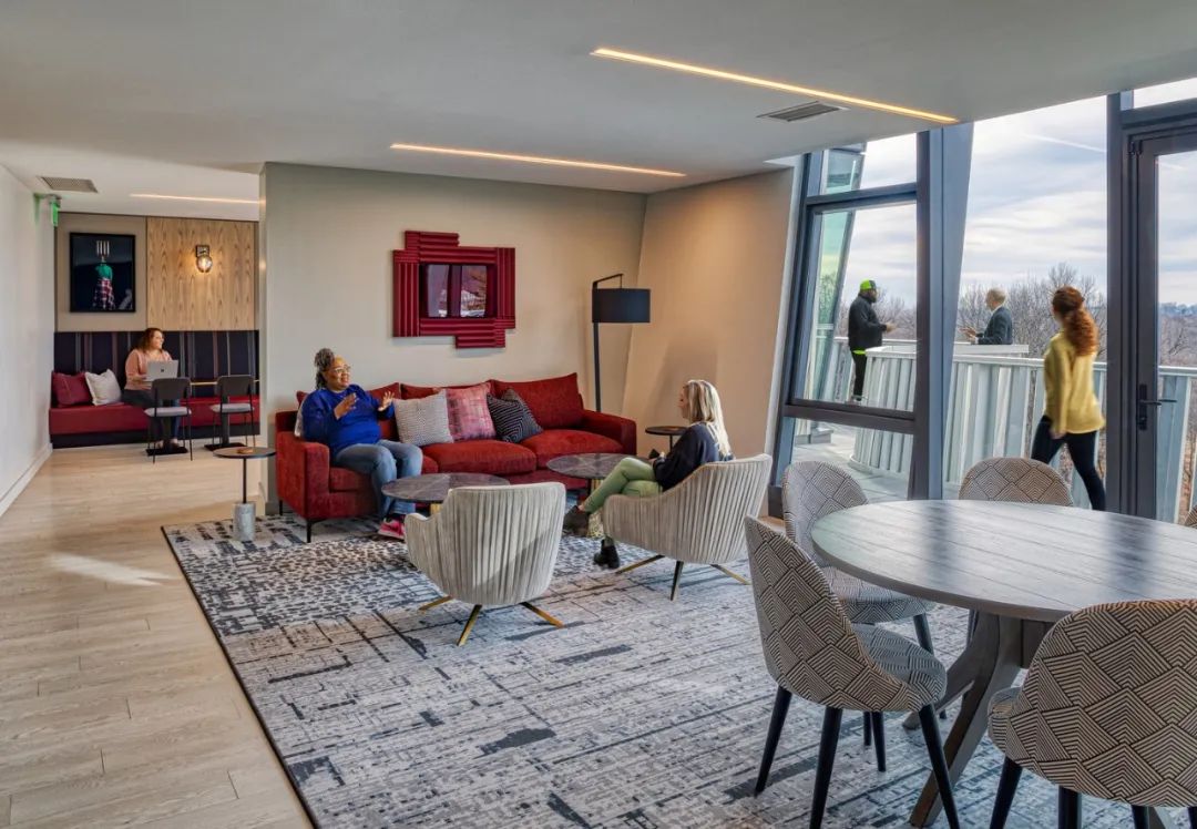 住宅單元室內空間，美國聖路易斯市One Hundred住宅大樓／Studio Gang