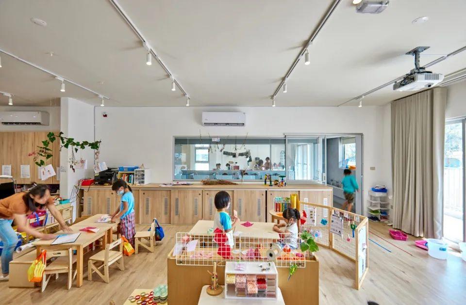 自主自由的幼兒學習氛圍，新竹市三民國小幼兒園／境衍設計 林柏陽建築師事務所