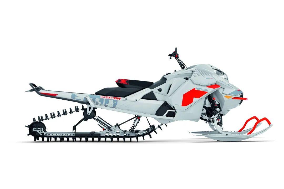 Ski-Doo Freeride雪地摩托車