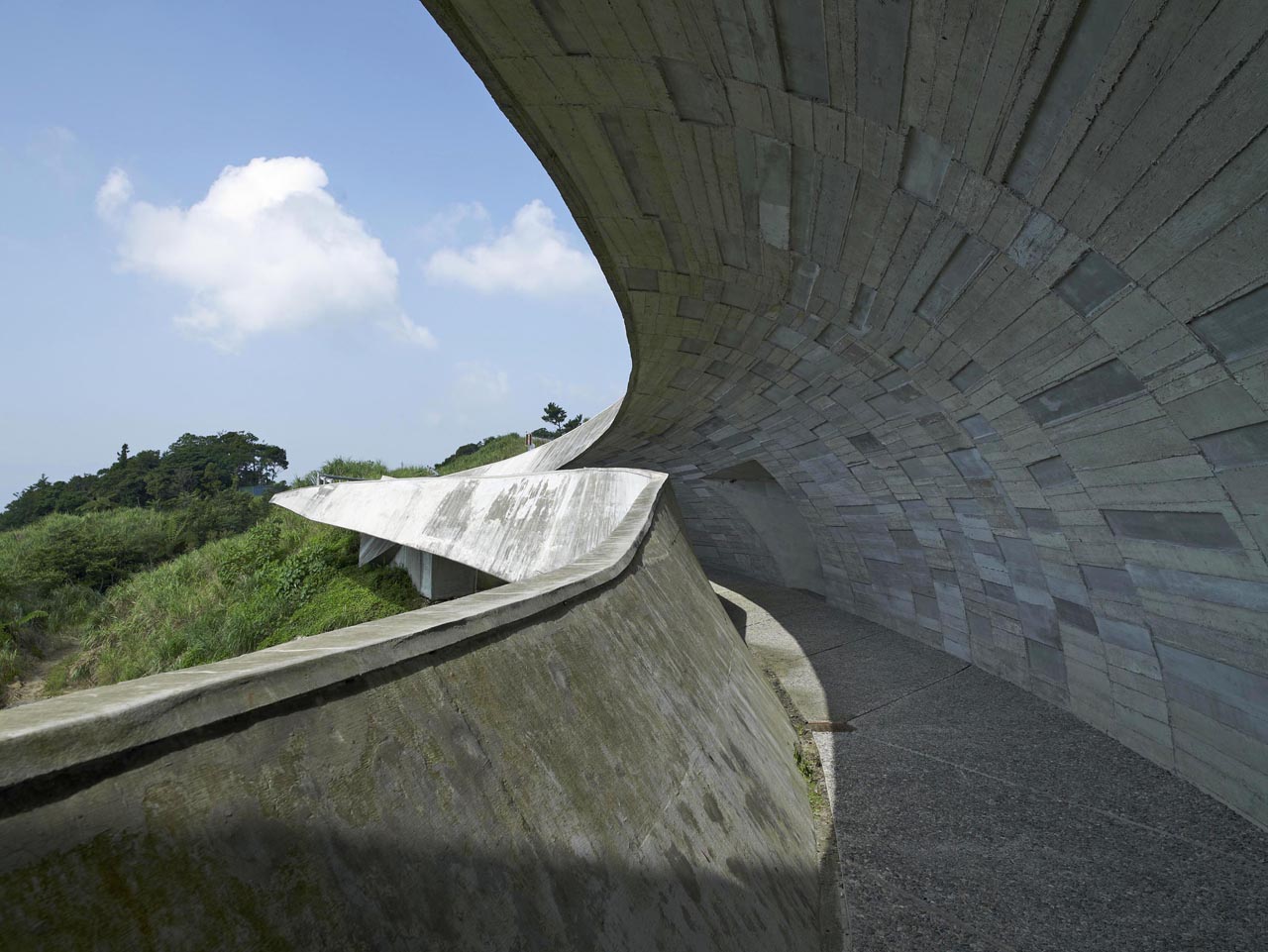 櫻花陵園入口橋/黃聲遠 田中央聯合建築師事務所