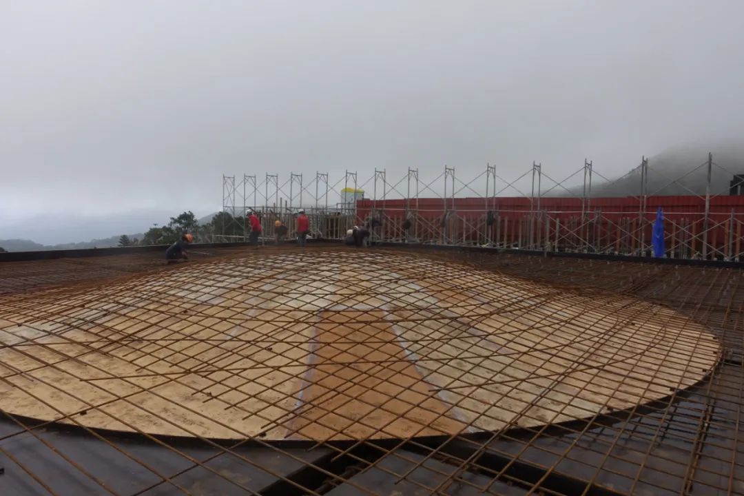 施工現場，鋼筋綁紮 金寶山嘉卿園陵園／Álvaro Siza + Carlos Castanheira