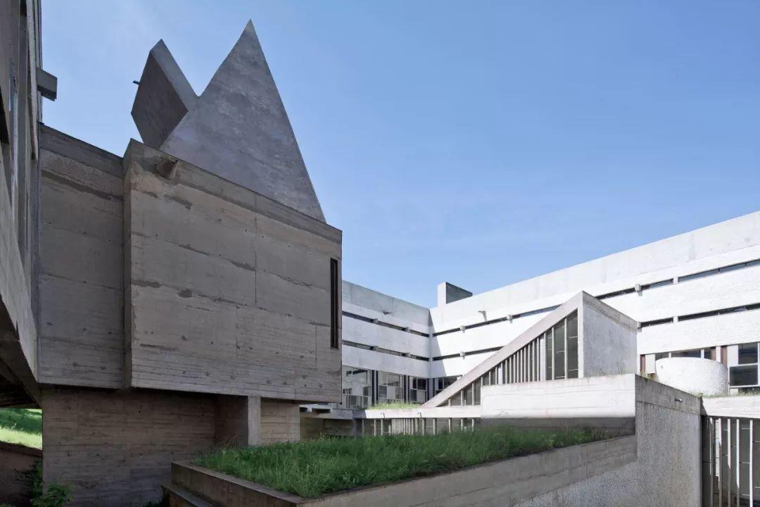 拉圖雷特修道院Sainte Marie de La Tourette／Le Corbusier 柯比意