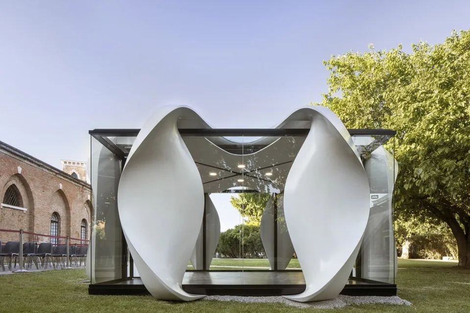 可客製化的移動空間，Alis移動會議室／Zaha Hadid Architects