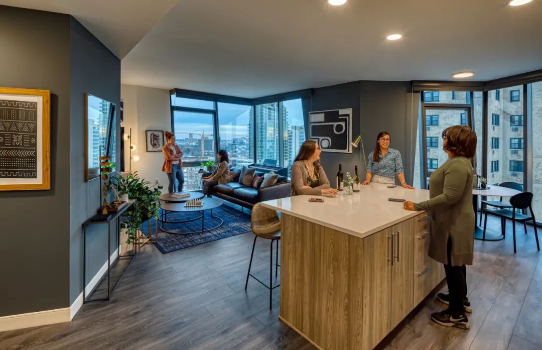 住宅單元室內空間，美國聖路易斯市One Hundred住宅大樓／Studio Gang