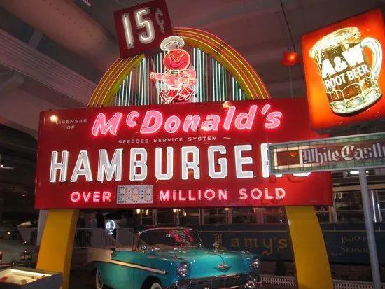 マクドナルド McDonald  Japan 為慶祝此次50歲生辰，麥當勞特地推出日本限定的「Speedee」別注包裝！
