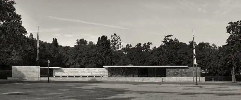BARCELONA PAVILION／密斯·凡德羅（Ludwig Mies van der Rohe）