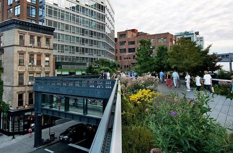 紐約Highline高線公園改造後成為都市裡舒適的公共空間
