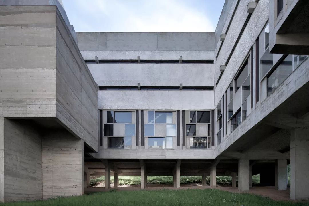 拉圖雷特修道院Sainte Marie de La Tourette／Le Corbusier 柯比意
