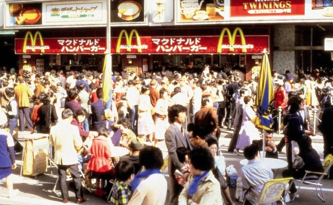 マクドナルド McDonald  Japan 麥當勞1971年7月20日於東京銀座「銀座三越」開設第一間門市