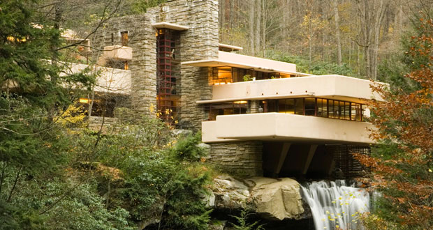 Frank Lloyd Wright 設計的「落水山莊」是現代建築經典