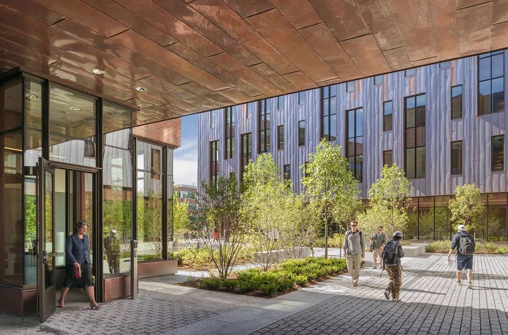 University of Connecticut Storrs Oak and Laurel Halls. Photo: Anton Grassl / Esto