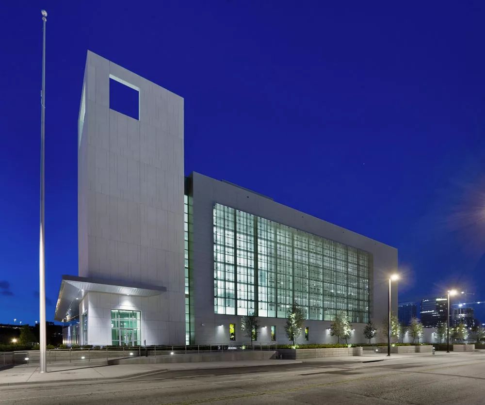 United States Federal Courthouse, Orlando. Photo: Peter Aaron / Esto
