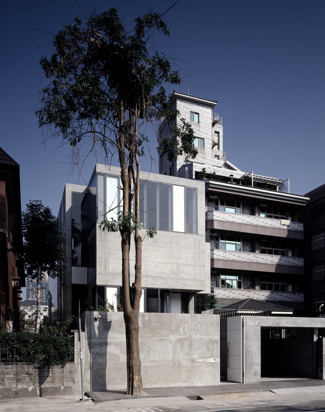 台中彭宅，是林友寒建築師首次使用鋼筋混凝土板結構