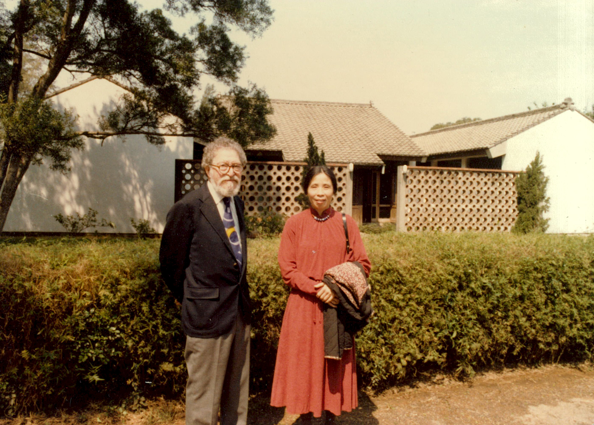 1988年王秋華與Percival Goodman到訪台灣台中的東海大學。圖片由王秋華提供