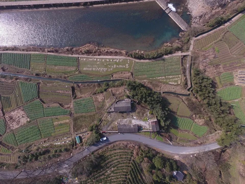 基地原狀©來建築 再現中國水墨畫，桐廬山澗房／來建築設計工作室
