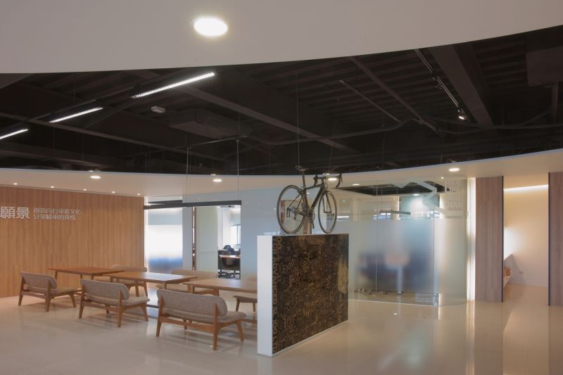 室內空間，捷安特研發中心及旗艦店／黃明威建築師事務所