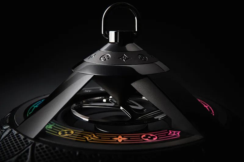 Louis Vuitton 推出 Horizon Light Up 無線喇叭