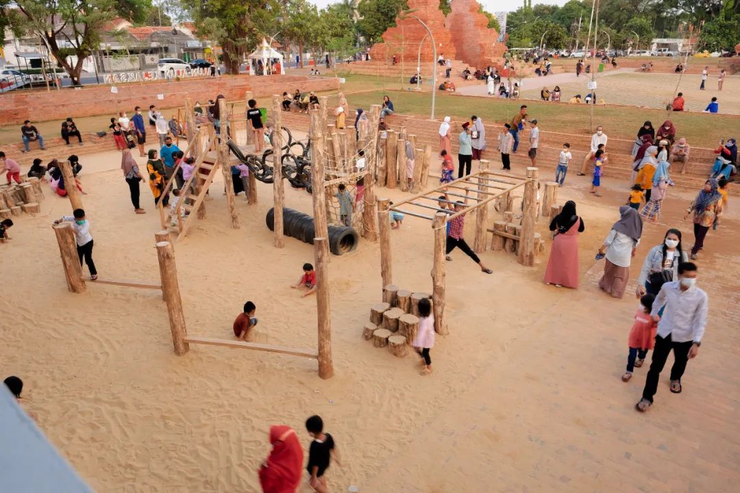 兒童遊樂場 印尼正義區城市廣場Alun-alun Kejaksan／SHAU Indonesia