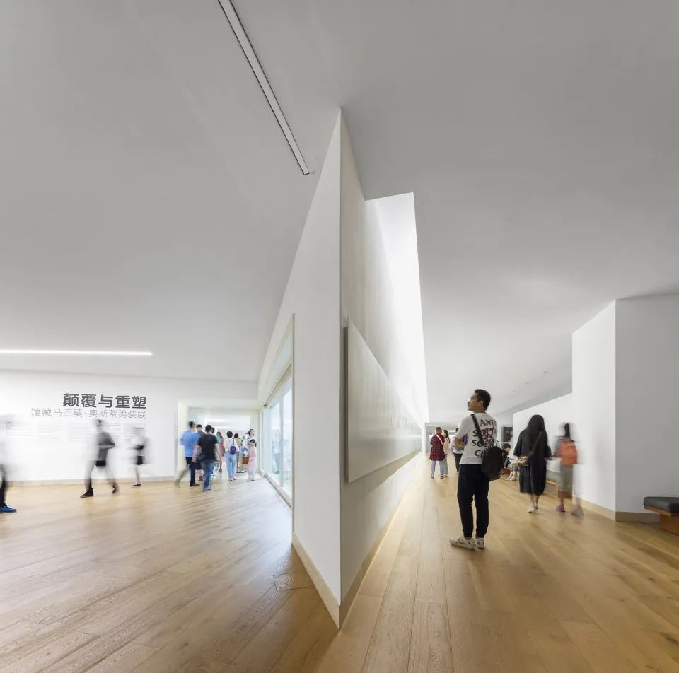 大廳空間 中國國際設計博物館China Museum Of Design Bauhaus Collection／Álvaro Siza + Carlos Castanheira