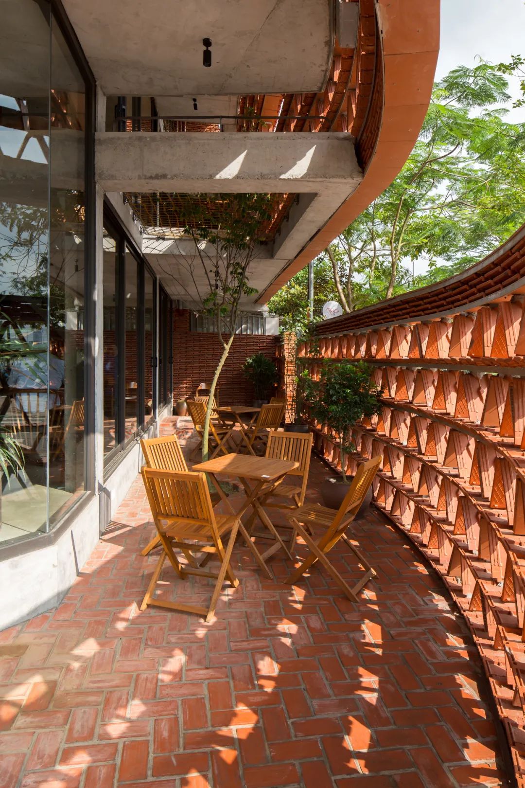 河內Ngói磚殼社區中心／H&P Architects