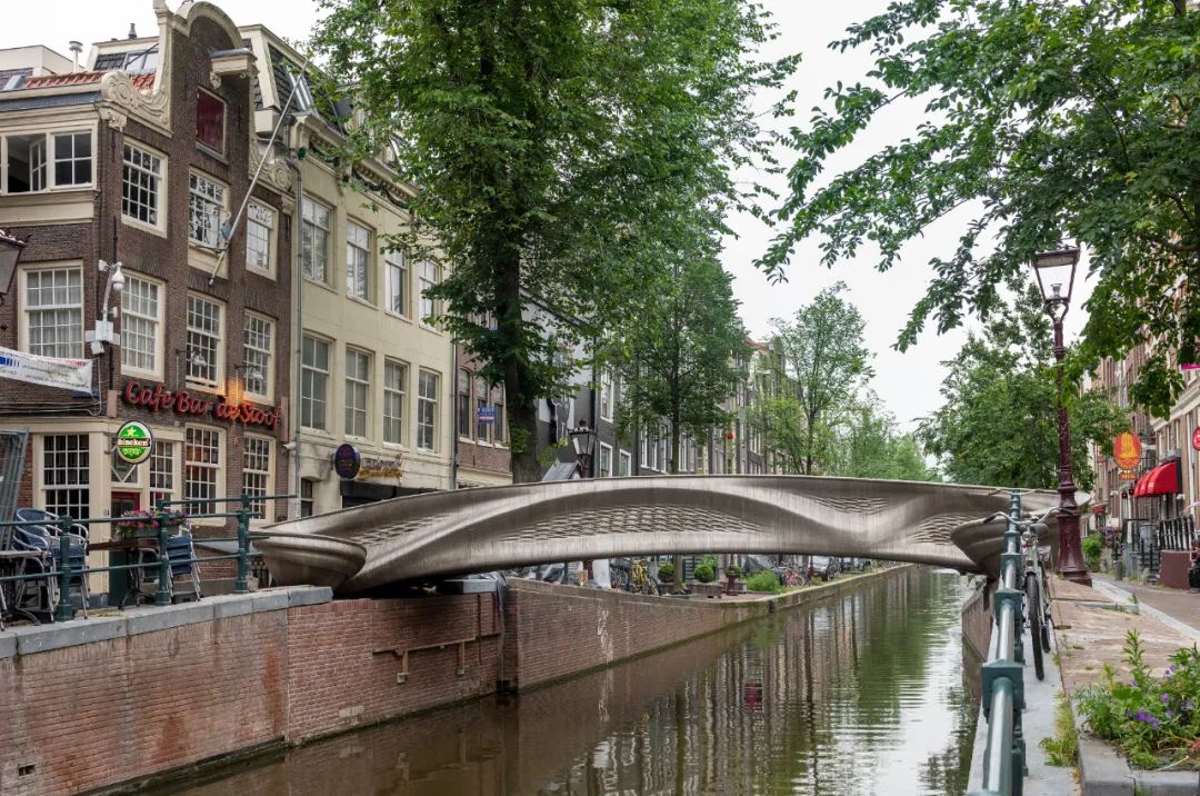 阿姆斯特丹智慧人行步橋3D Metal Printing Bridge／MX3D + Joris Laarman Lab + Arup