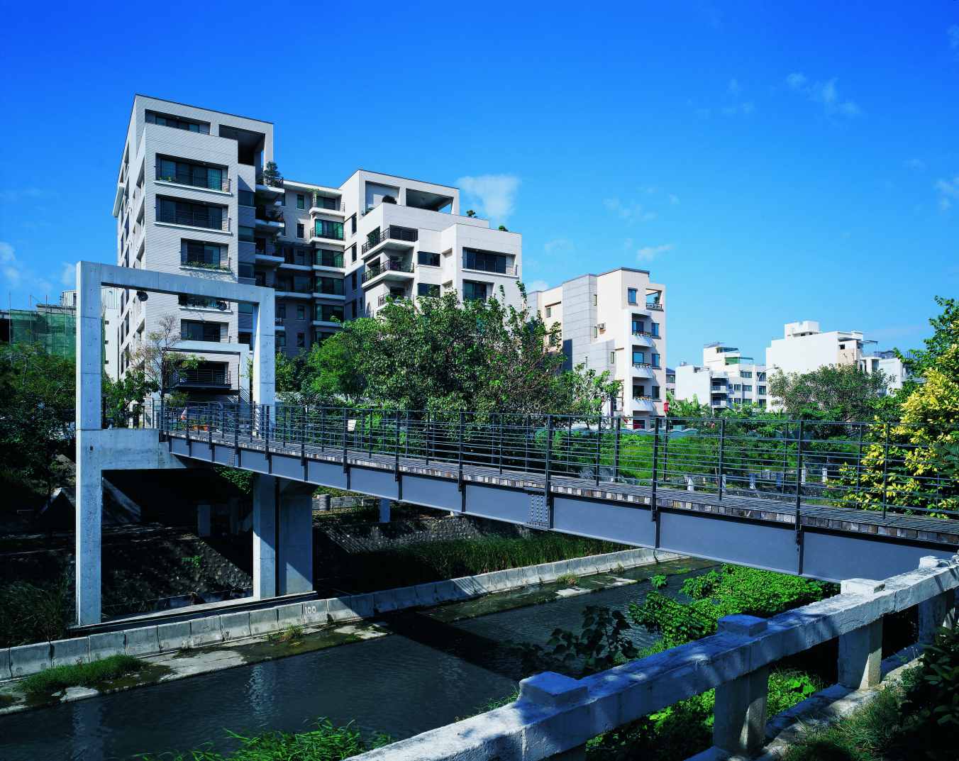 府都建設何必館／施進宗建築師事務所