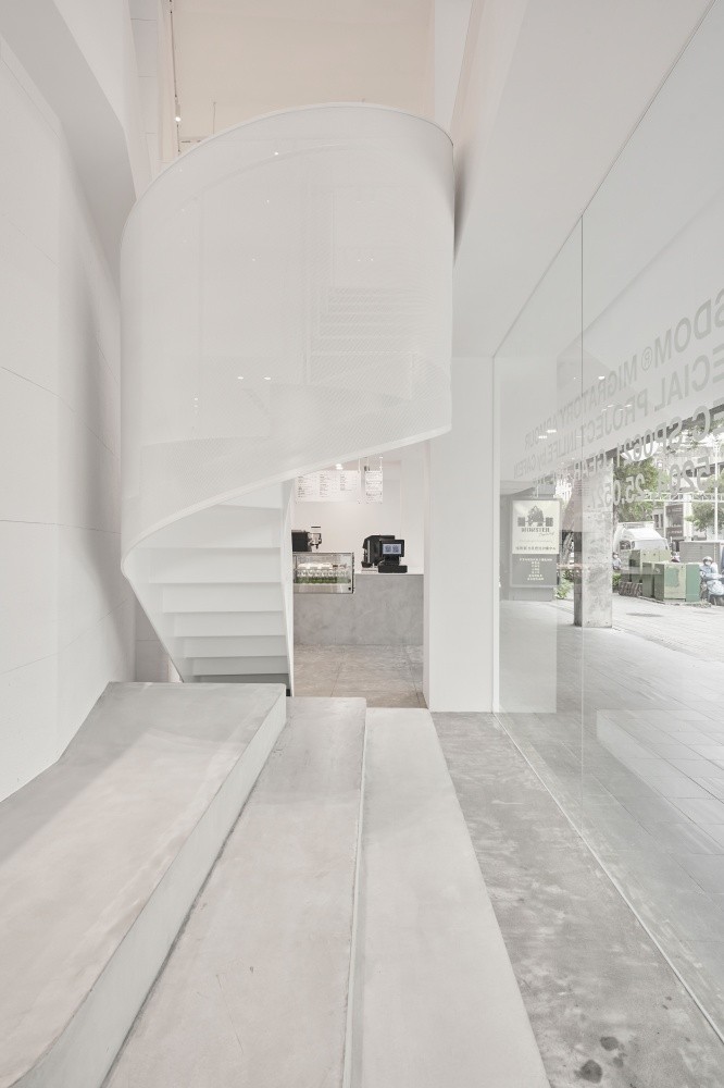 一樓的階梯式座位  CAFE!N台北民權店／林正斌 Mizuiro Design 水色設計