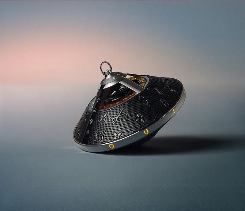 Louis Vuitton 推出 Horizon Light Up 無線喇叭