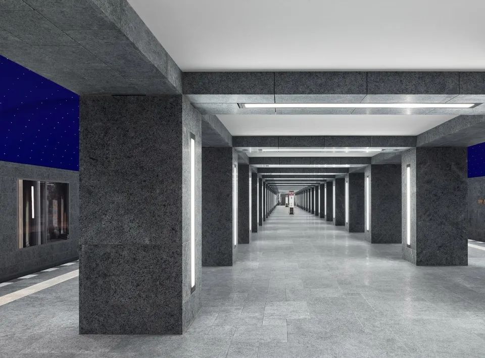 富有視覺衝擊力的中央平台©Stefan Müller，柏林博物館島地鐵站U-Bahnstation Museumsinsel／Max Dudler