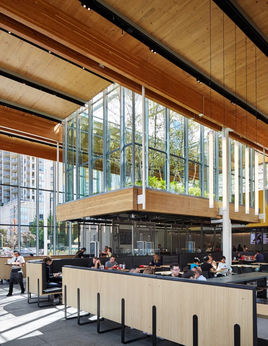 麥當勞芝加哥旗艦店McDonald's Chicago Flagship／Ross Barney Architects
