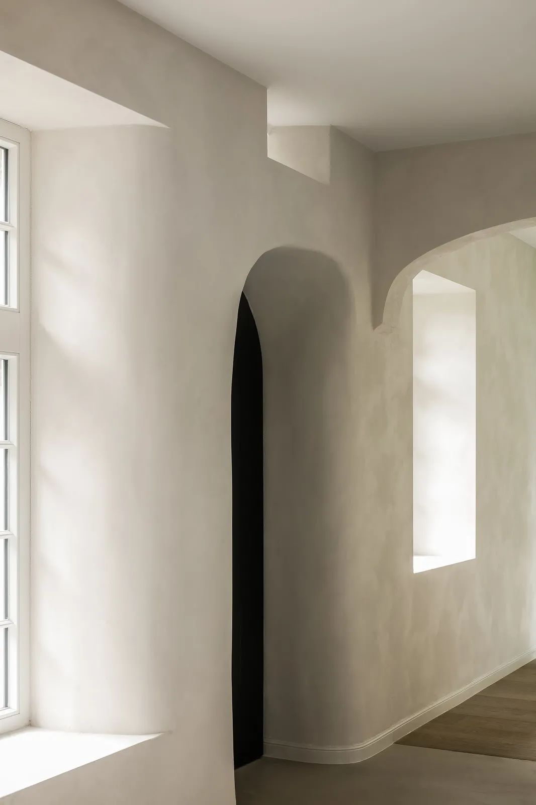 牆面結合天然的沙塗抹 比利時住宅Light Play/Marie Lecluyse