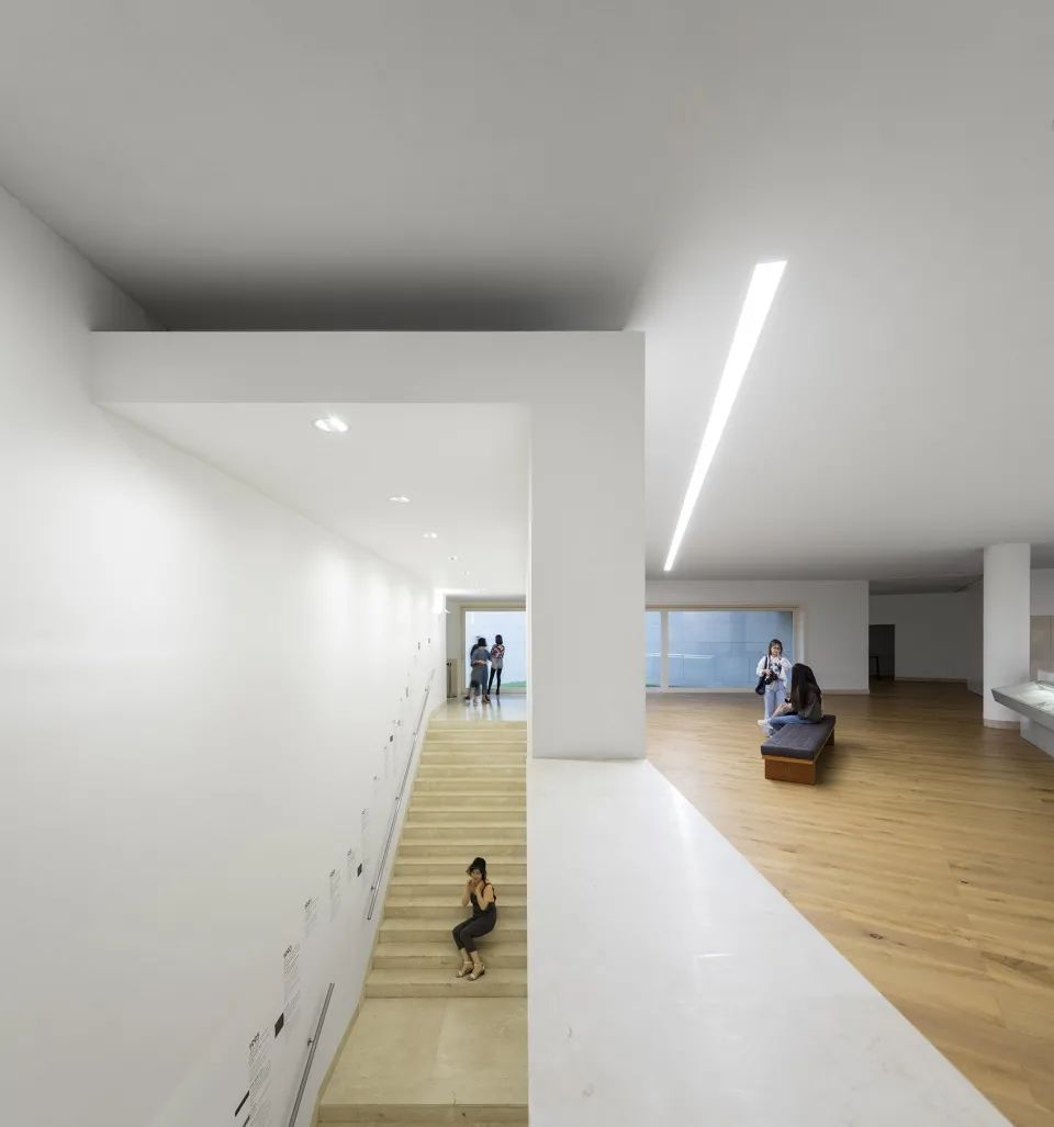 樓梯 中國國際設計博物館China Museum Of Design Bauhaus Collection／Álvaro Siza + Carlos Castanheira