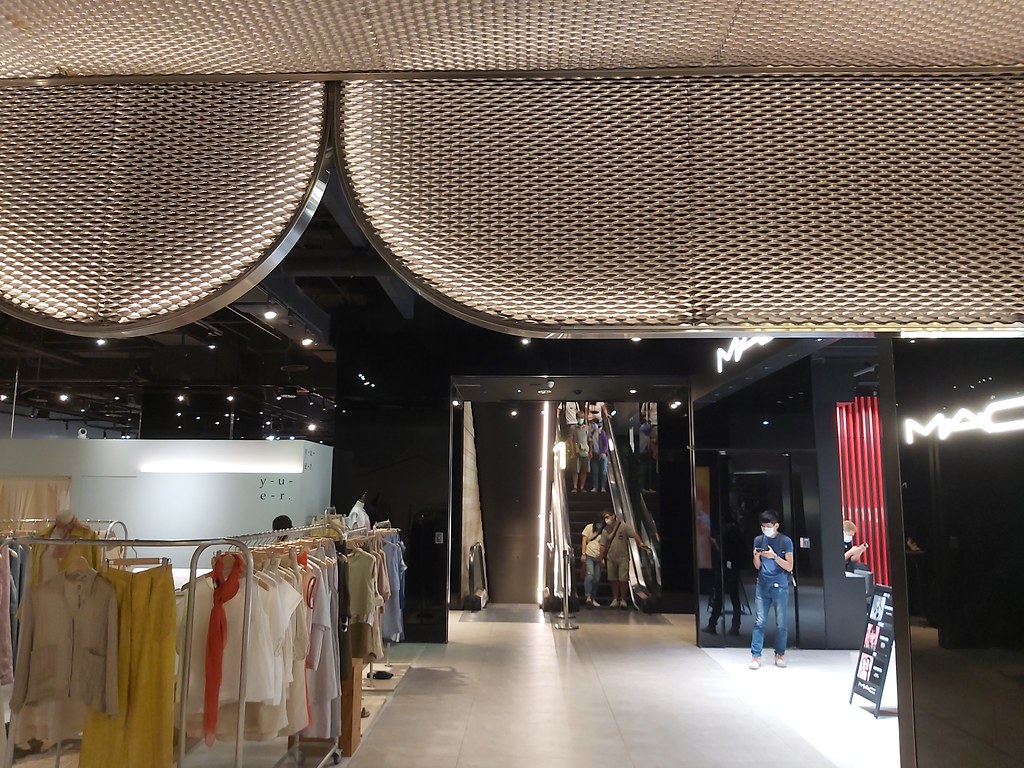 台中勤美誠品綠園道開幕後首度改裝1樓店面，王喆、十分建築、本事空間製作所再造商場室內設計，2021年7月1日起試營運