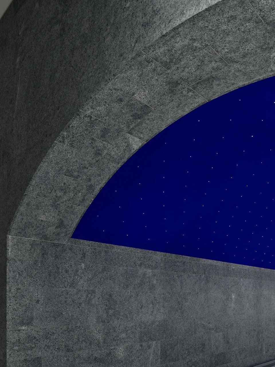 6662盞燈點亮了穹頂，創造出一片迷人的星空©Stefan Müller，柏林博物館島地鐵站U-Bahnstation Museumsinsel／Max Dudler