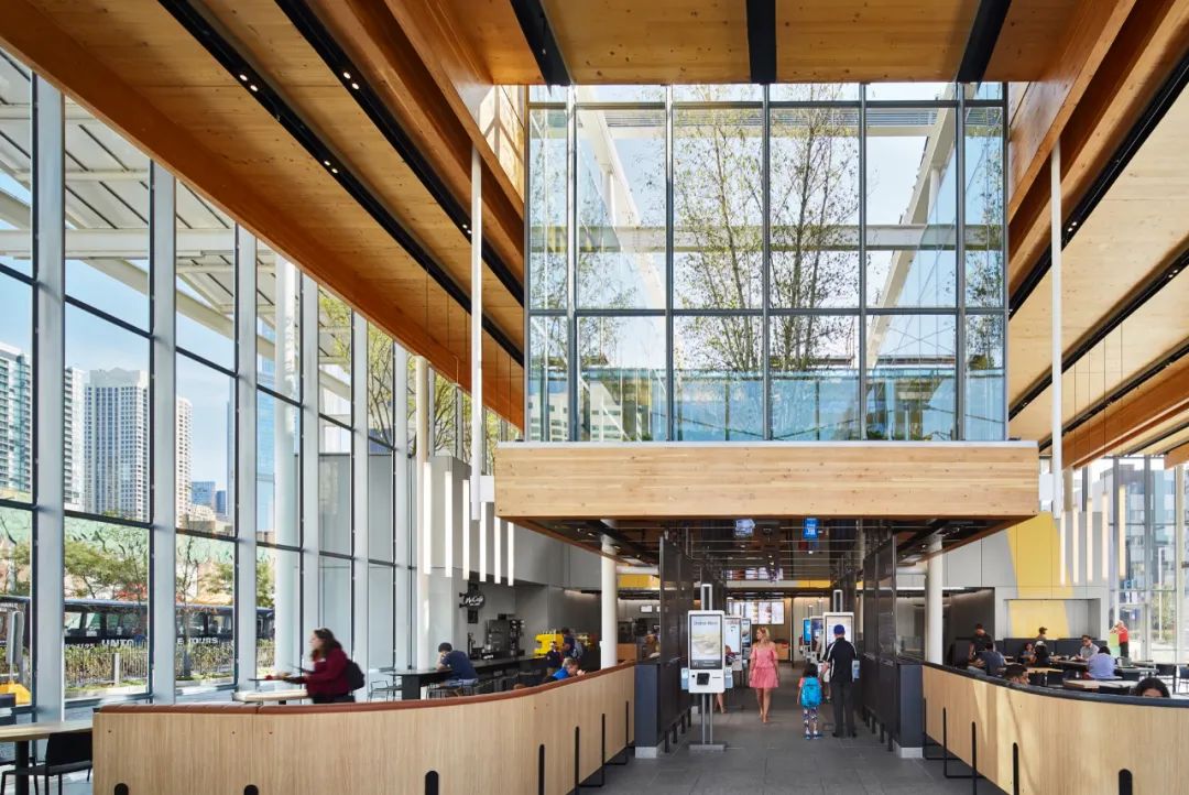 麥當勞芝加哥旗艦店McDonald's Chicago Flagship／Ross Barney Architects
